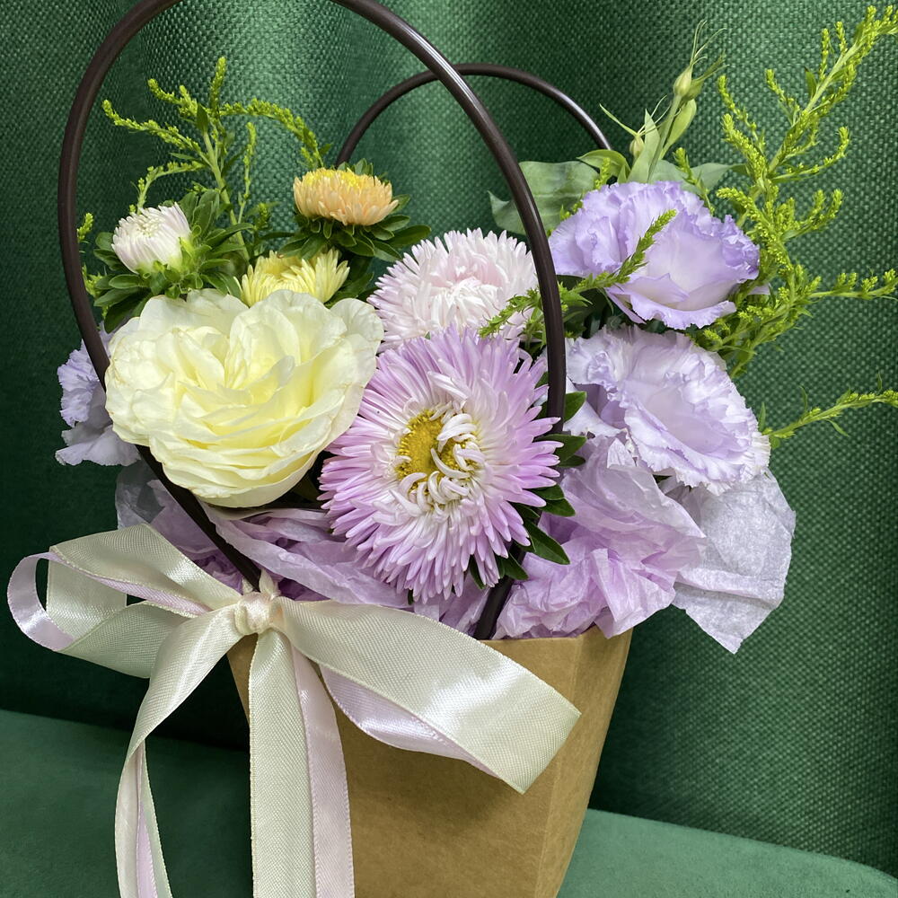 Композиция из астры и розы 🌹