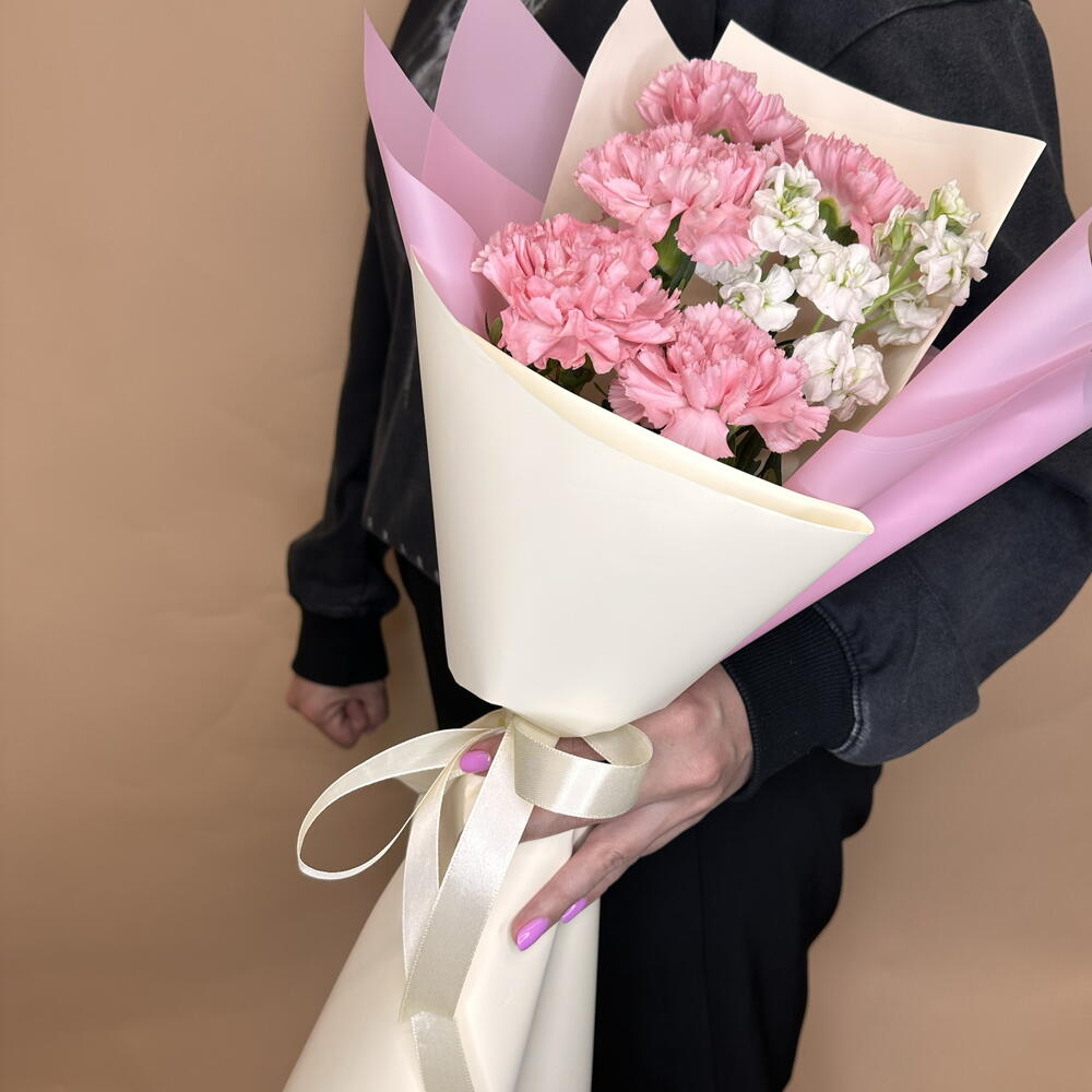 Букет-комплимент из диантусов и маттиолы 💞