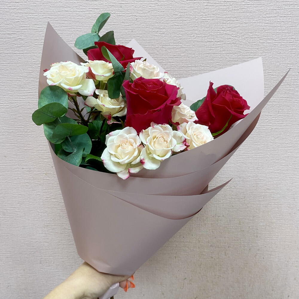 Ramo de Rosas con eucalipto