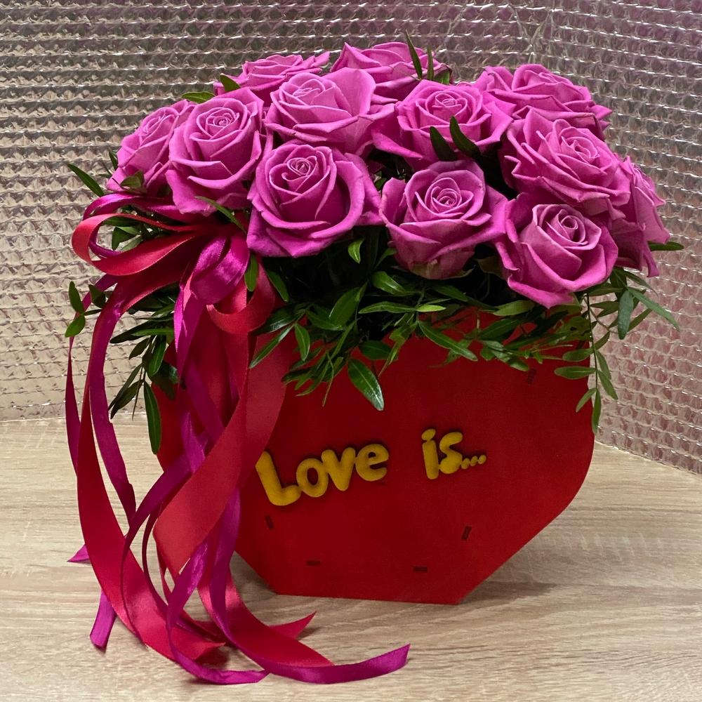 Цветы Love is