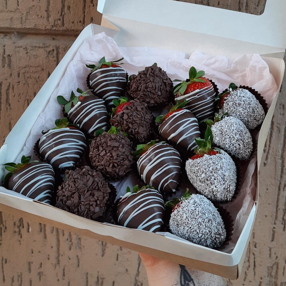 Бокс 16 клубничек🍓