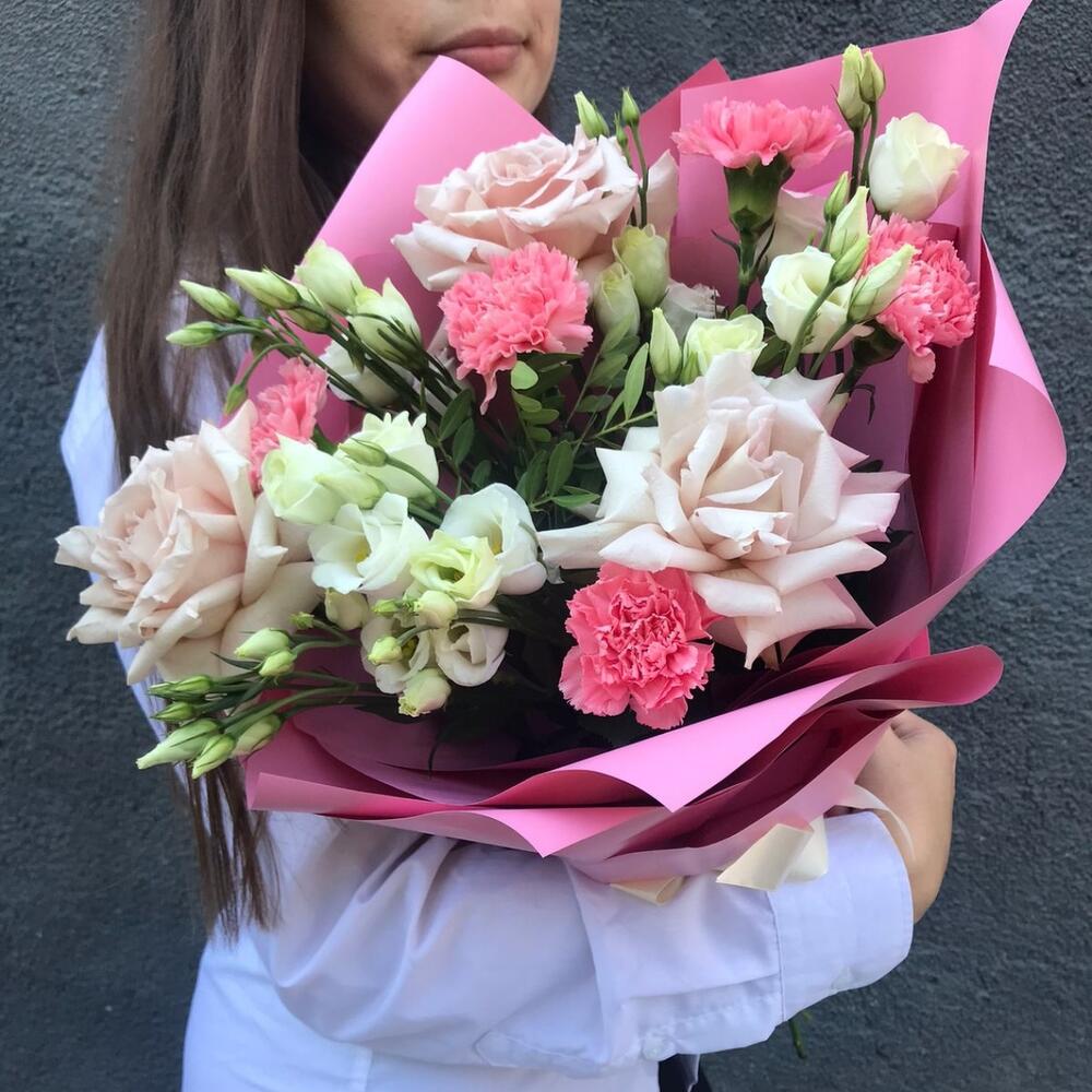 Авторский букет, французская роза, диантусы, эустома☺️