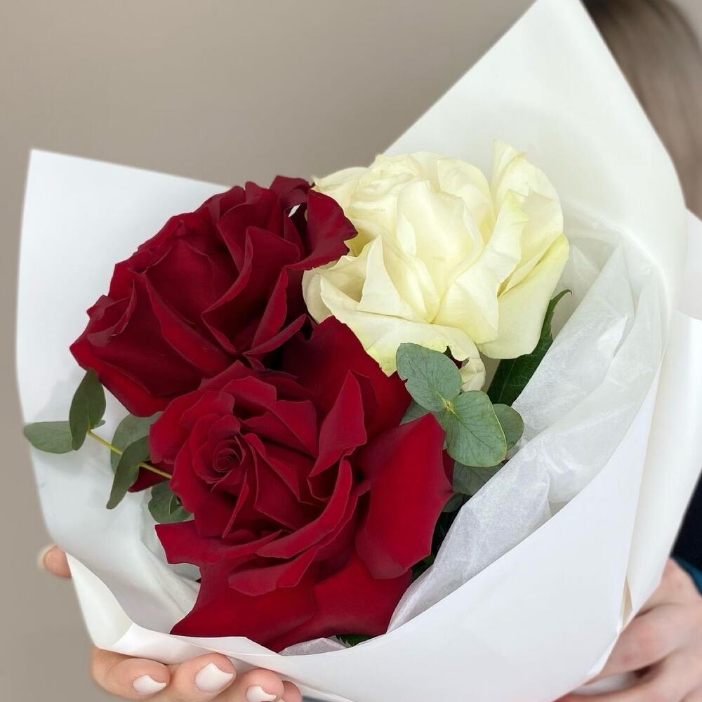 Комплимент Букет из 3 французских роз🌹