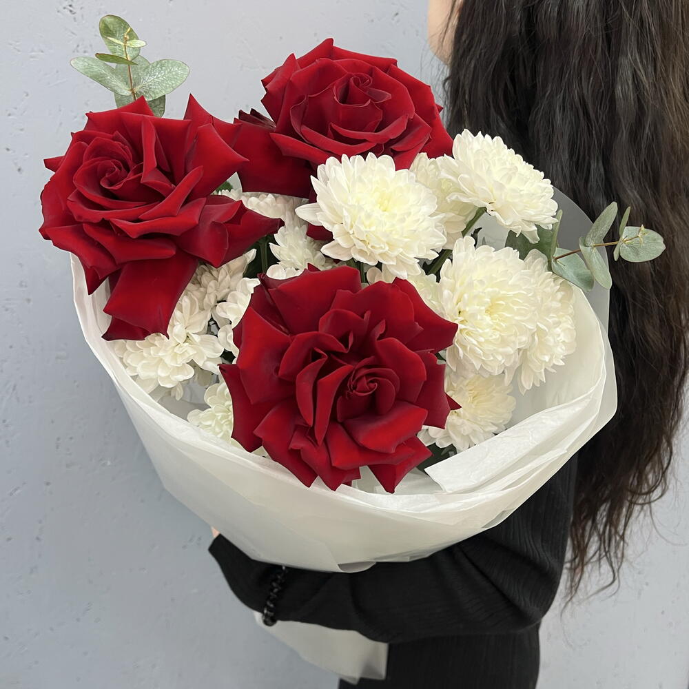 🌹 Сборный букет «Бархатная элегантность»