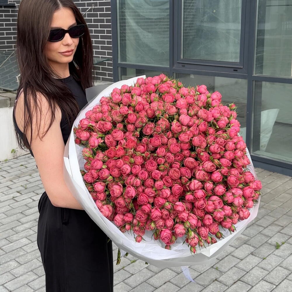 Букет XXL из кустовых пионовидных роз 45