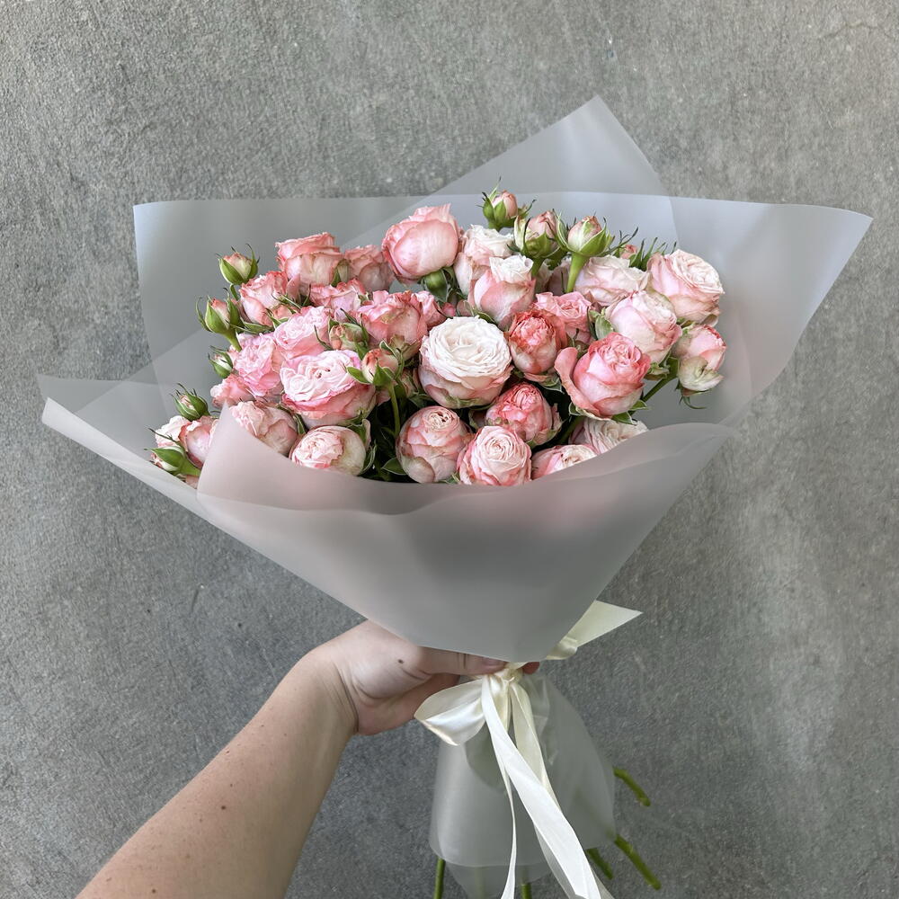 Букет из кустовых роз