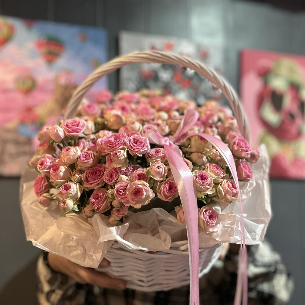 Корзина кустовых роз