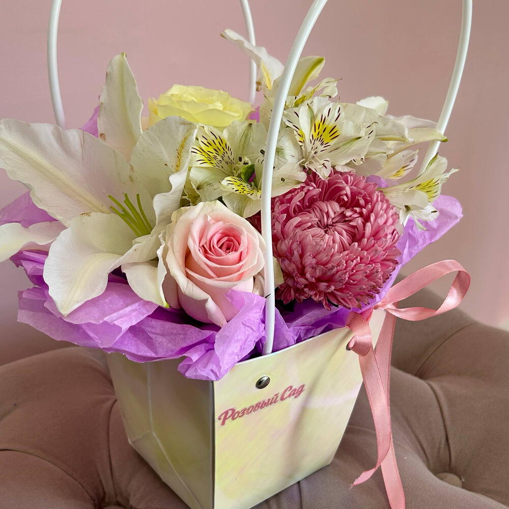 🌸Композиция с лилиями в сумке 🌸