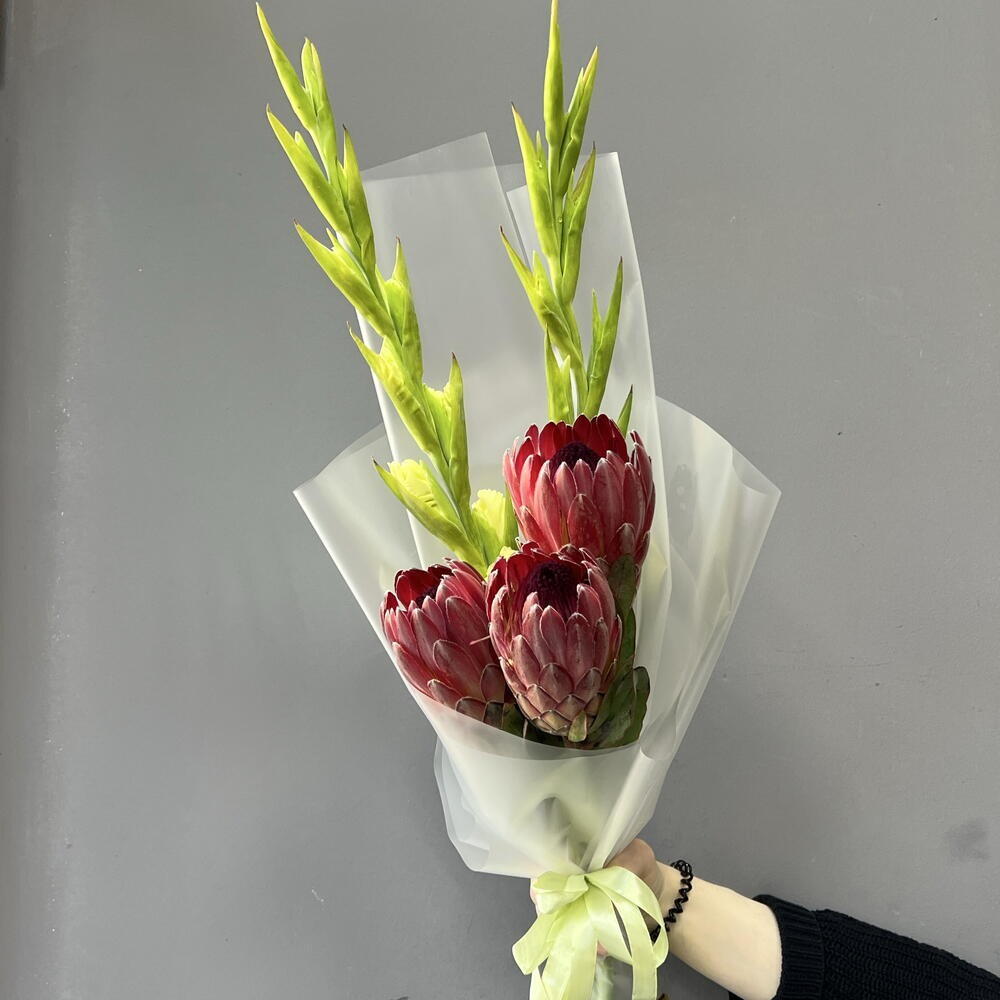 Протея с гладиолусами 🌸