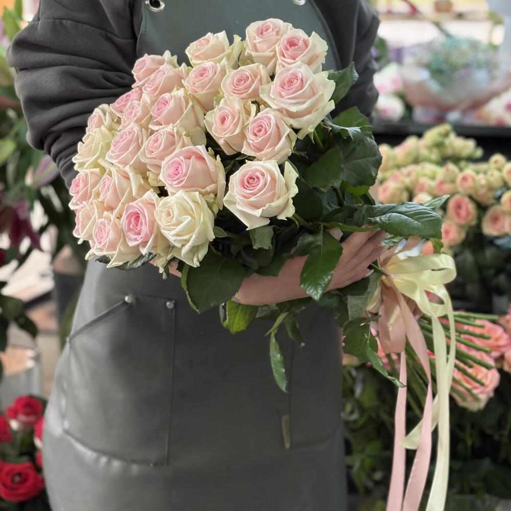 Букет из нежно-розовых 25 роз (60 см)