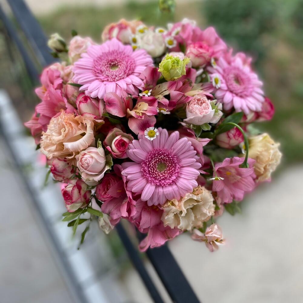 Цветы в коробке . 🌸🌸🌸