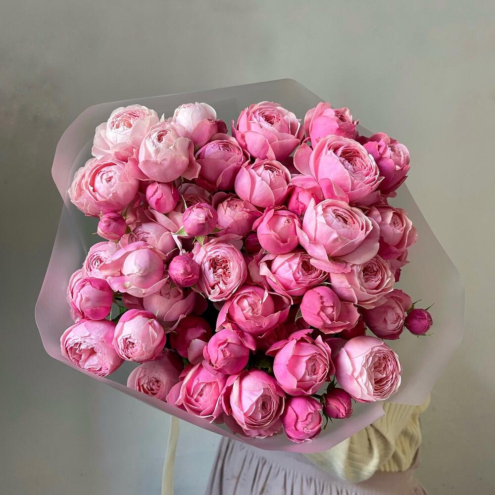 11 пионовидных кустовых роз🌸
