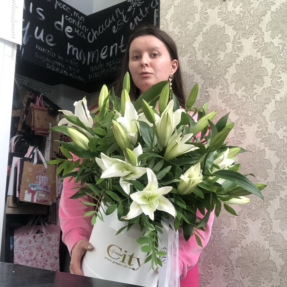 Лилии в коробке