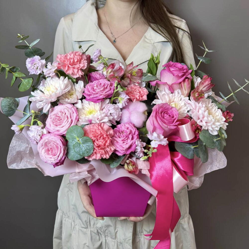 Цветочная композиция в малиновом кашпо💖💝🌸