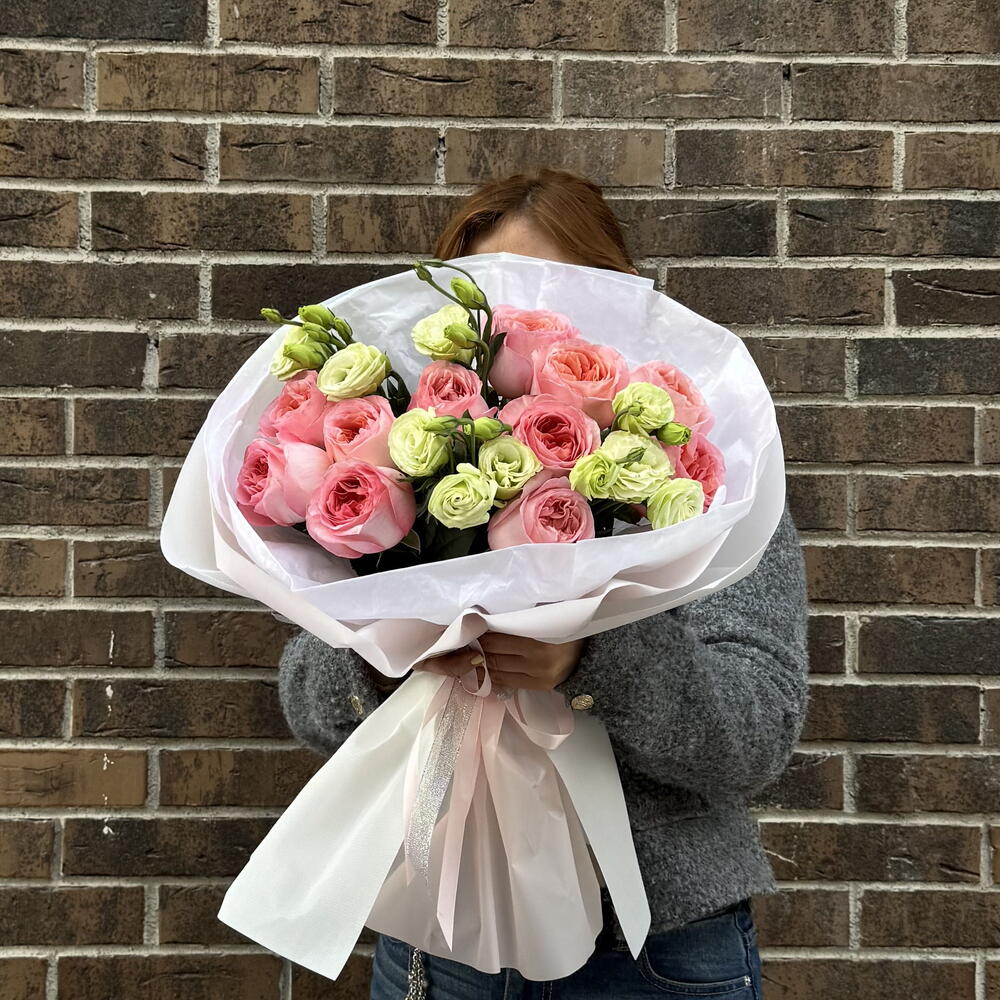 Bouquet "Emily" with peony-like roses