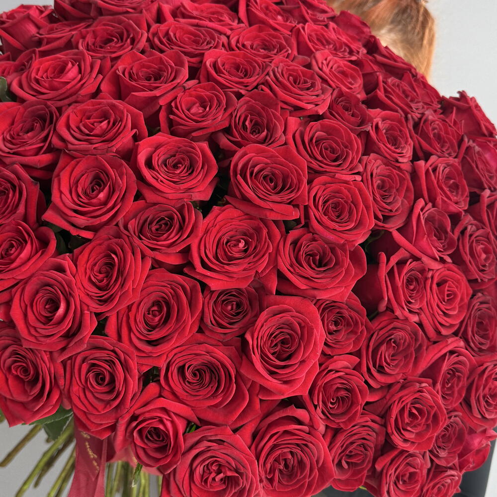 Моно букет с эфектом  101 🌹 Ред Наоме