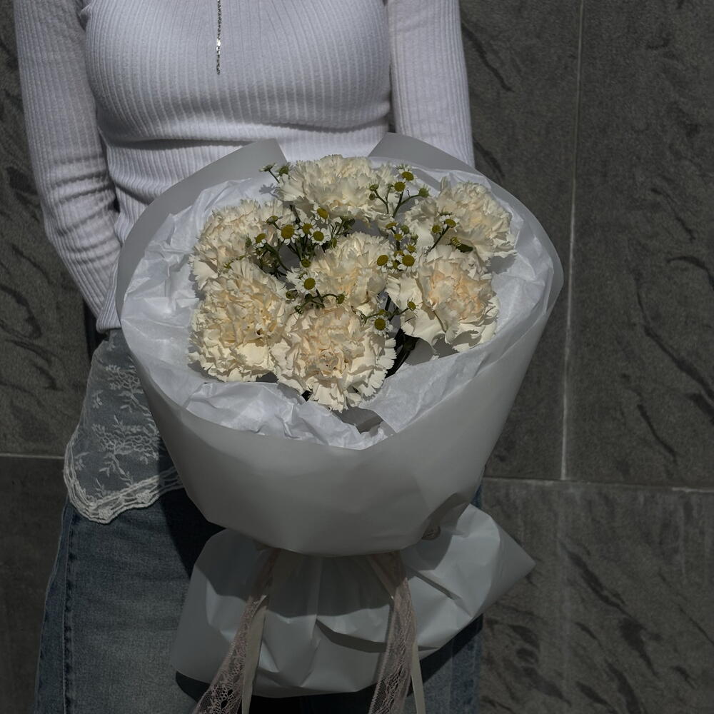Мини-букет из диантуса и ромашки