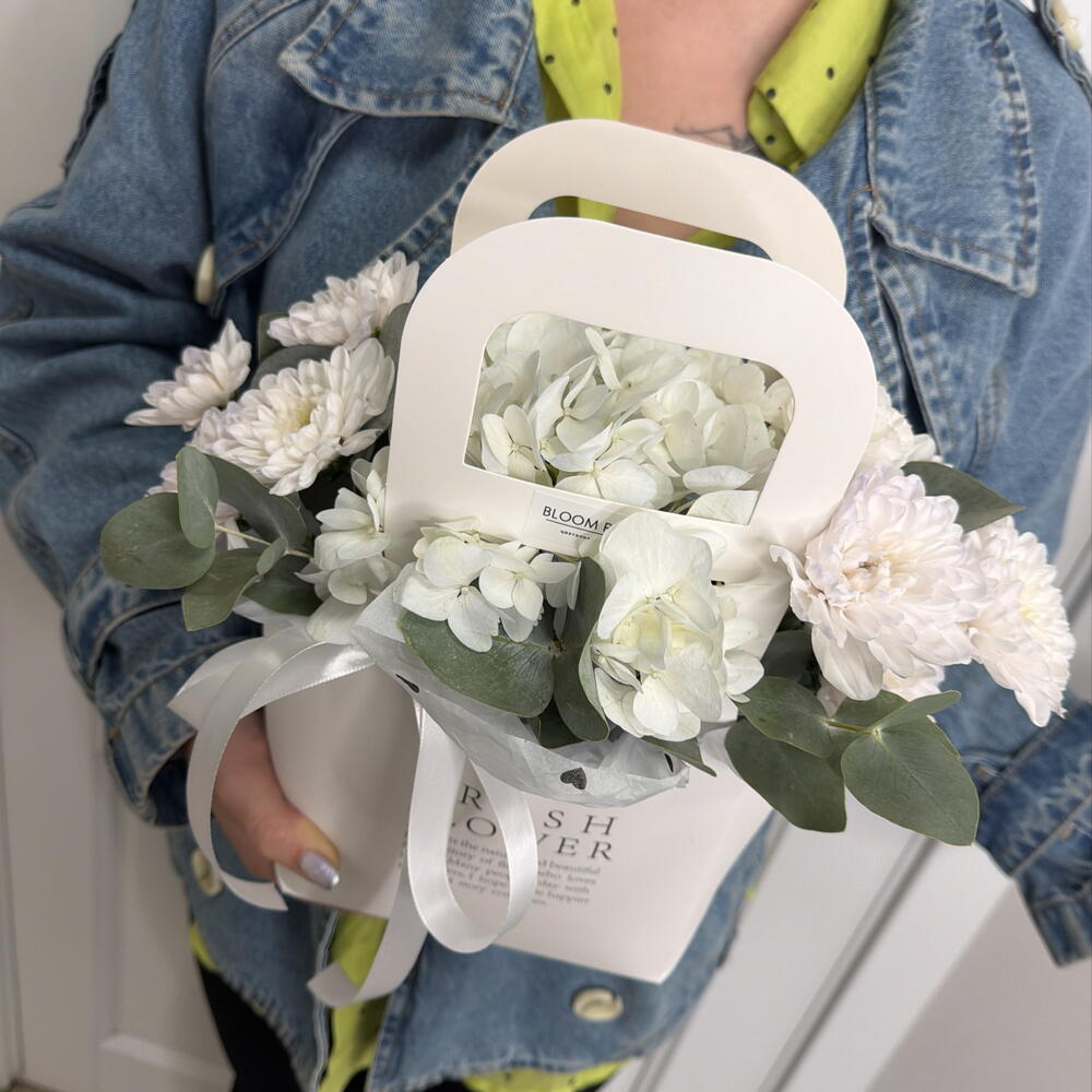 Белая сумочка Bloom room, гортензия, хризантема