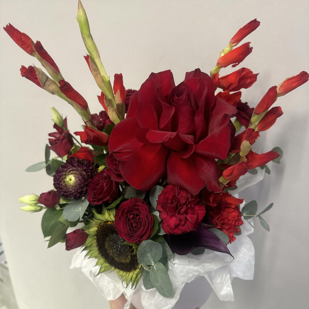 Алая композиция ️