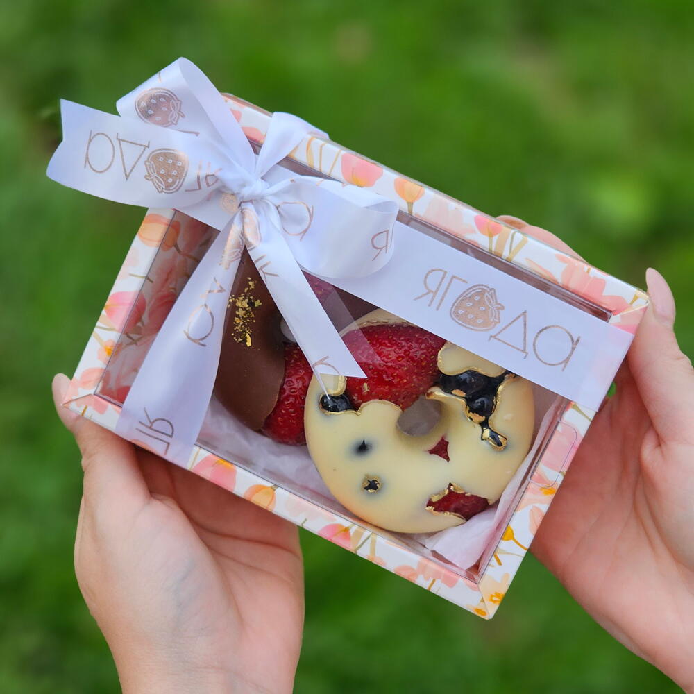 Пончики клубника-голубика-шоколад🍓🫐🍫