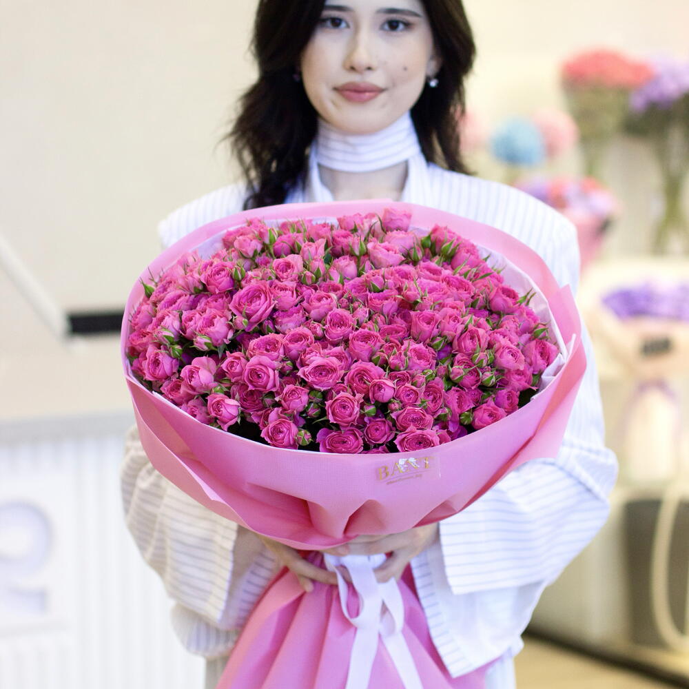 27 кустовых роз