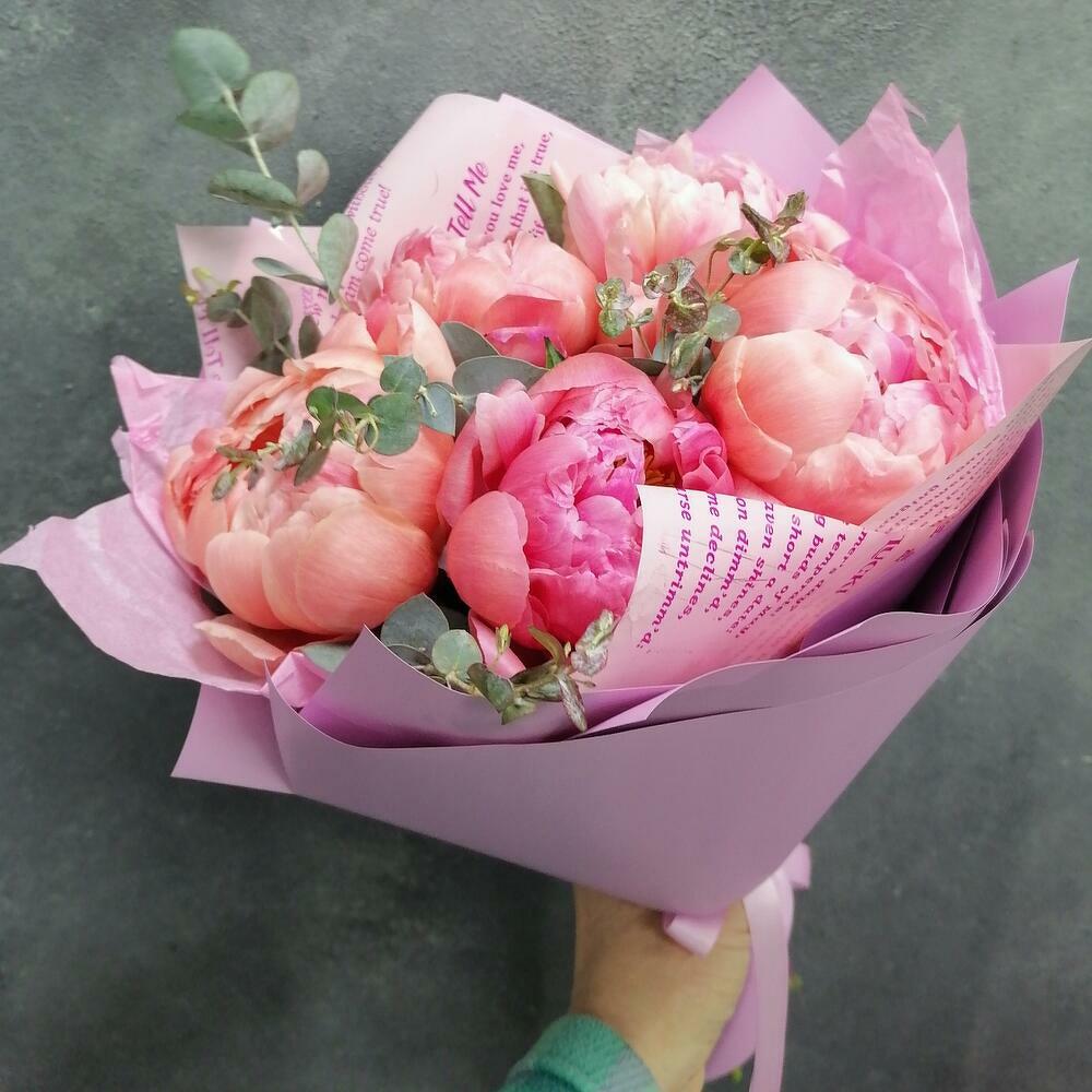 5 delicate peonies💞