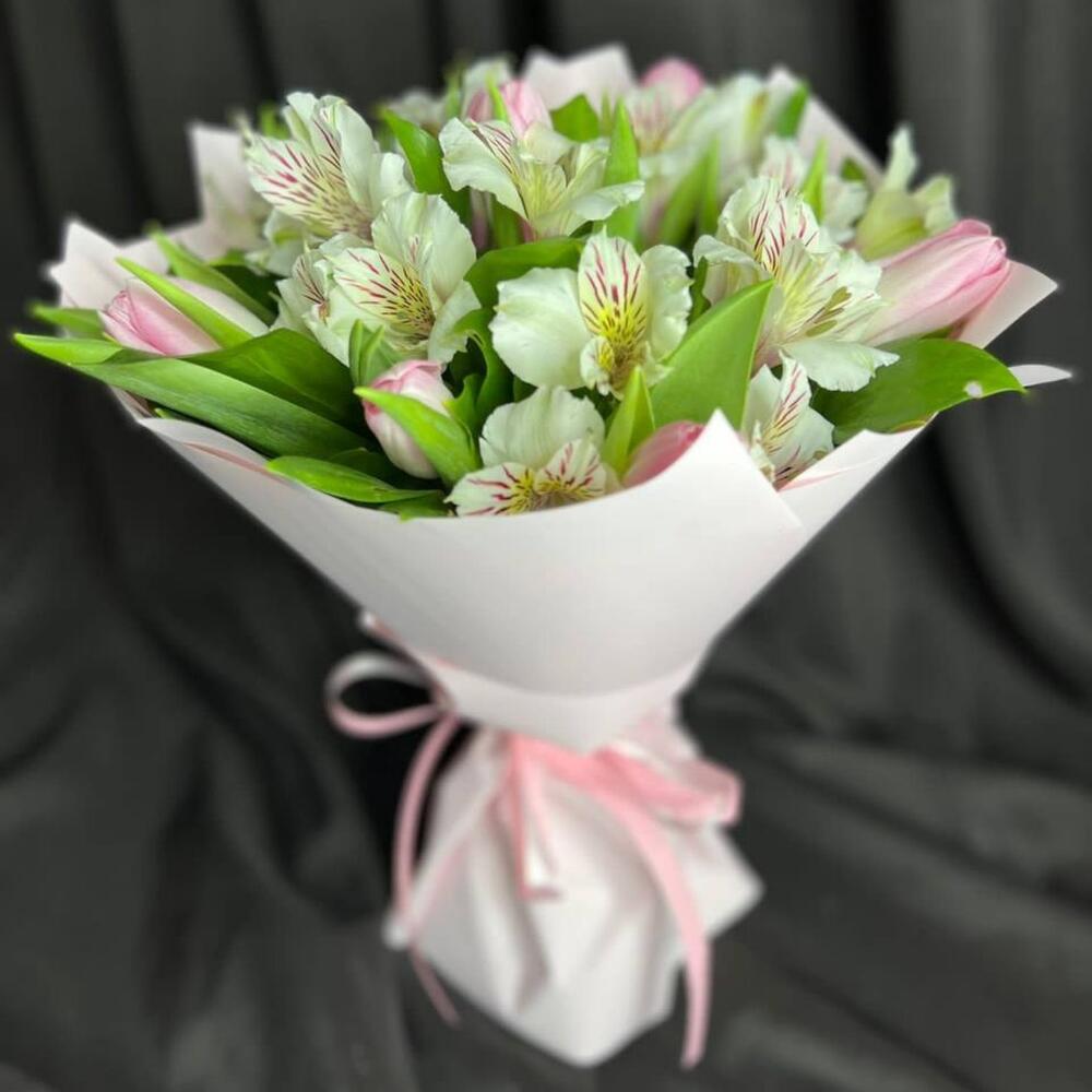 Tulipanes delicados en la decoración