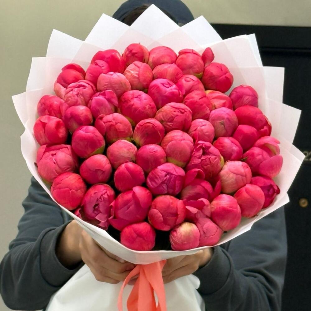 Букет из коралловых пионов отборные