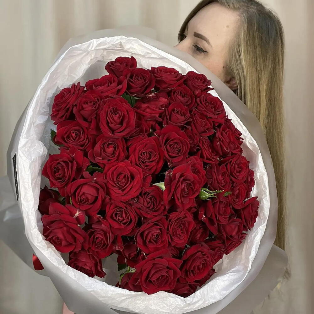 21 красная кустовая роза