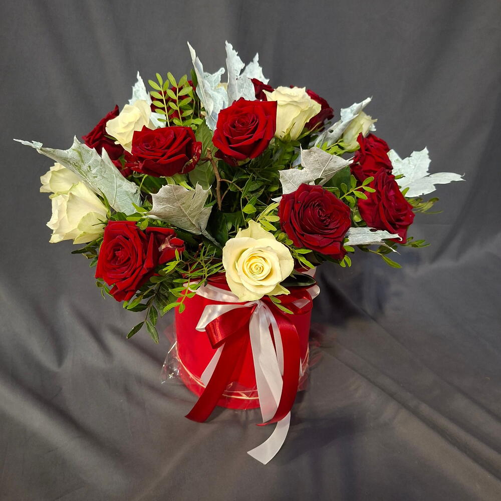 Коробка с 25  розами микс