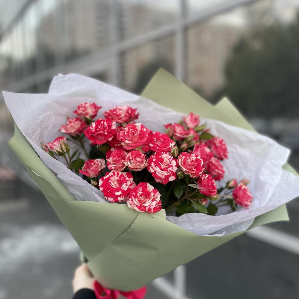 Кустовые розы фаер воркс 5 веток