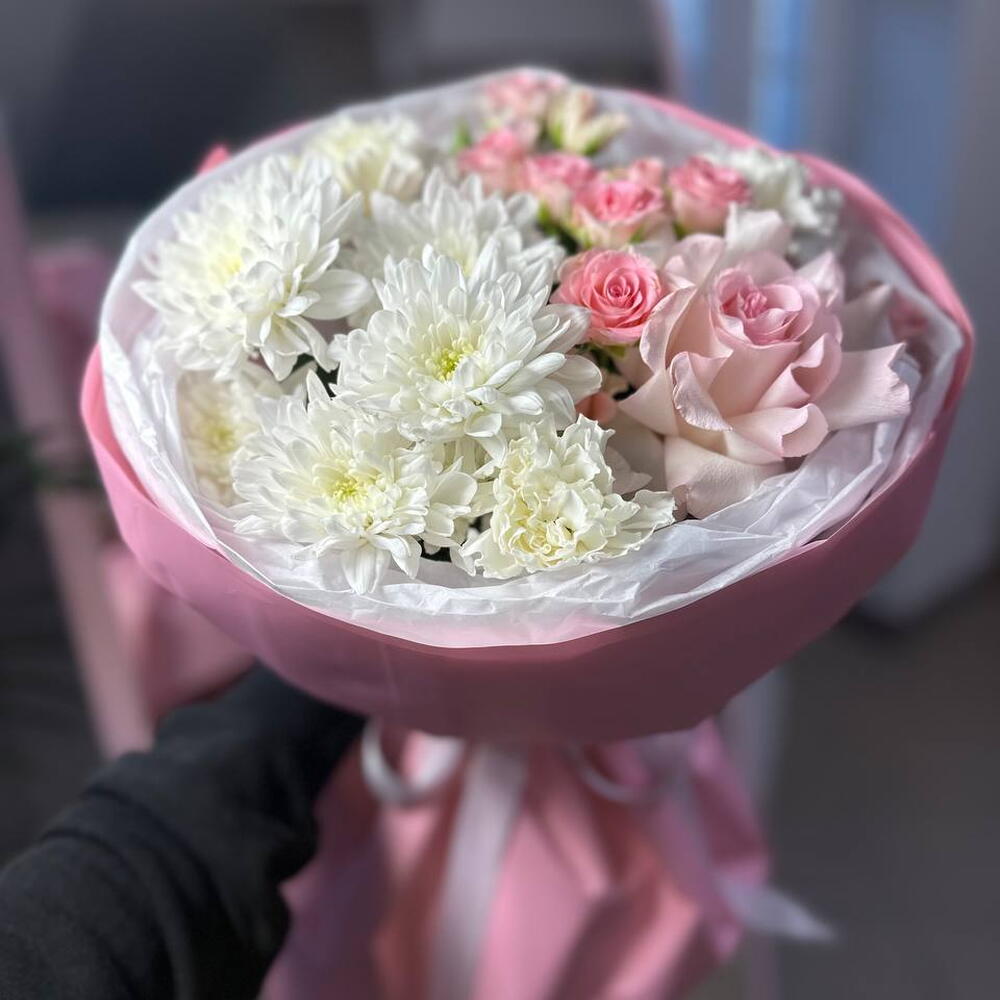 Букет комплимент ( французская роза, хризантема, кустовая роза)