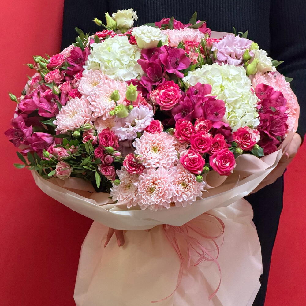 Букет из кустовой розы альстромерии и эустомы🥰🌺
