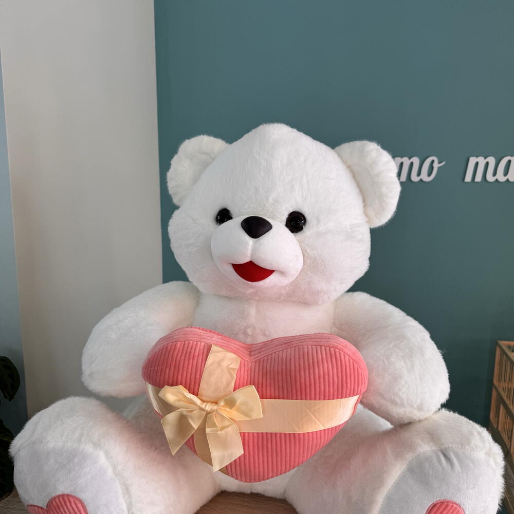Мишка с розовым сердцем