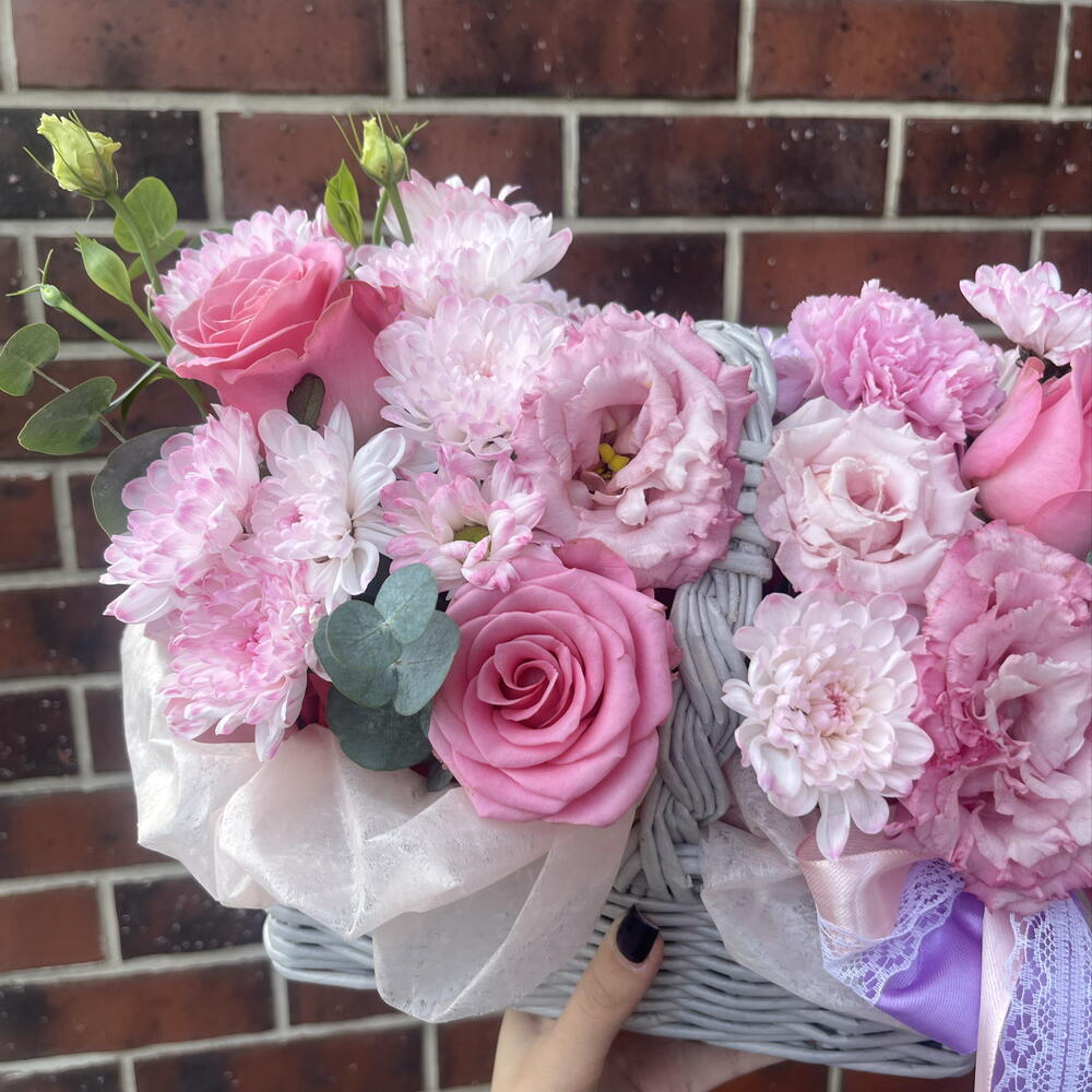 Корзинка «ВАУ» : из эустомы, розы и хризантемы🎀