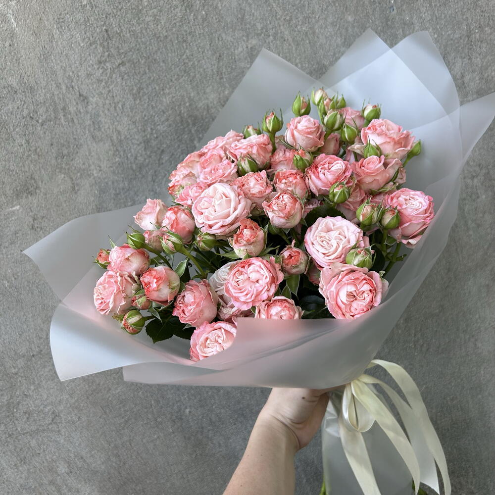 Букет из кустовых роз