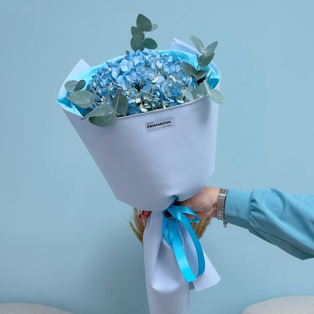 Букет из 1 голубой гортензии с эвкалиптом «Небесный»💙 39979