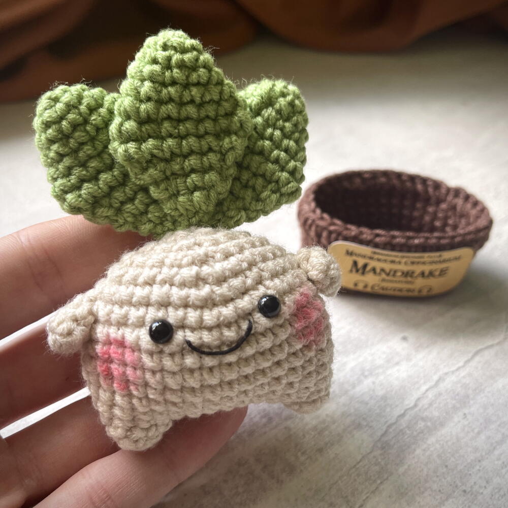 Мандрагора вязаная игрушка