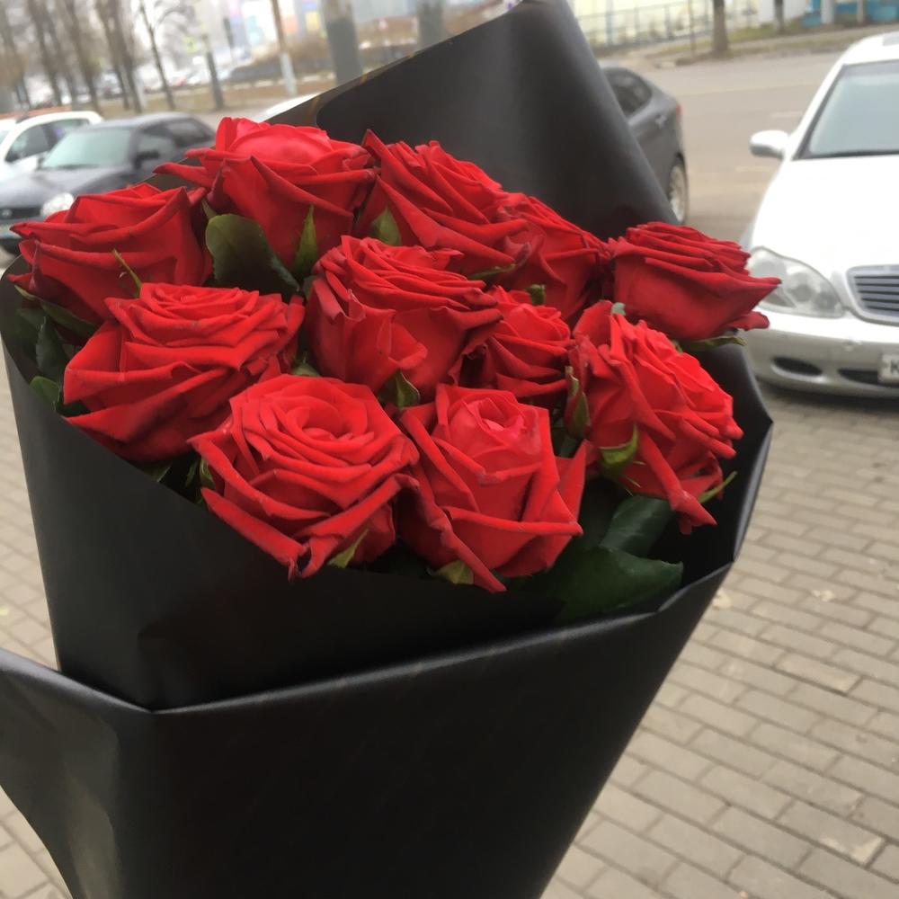 11 красных роз