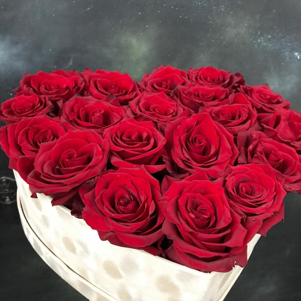✅ Сердце из роз композиция 💐 Хит
