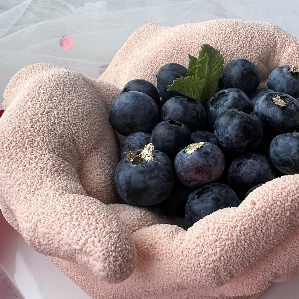 Муссовый тортик «Сердце в руках», Кондитерские и пекарни в Москве ...