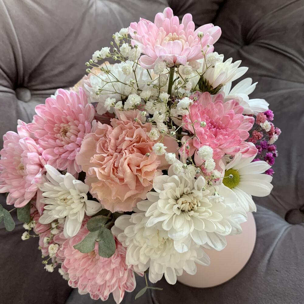 Милая композиция на стол 🌸 хризантемы / Цветы в коробке