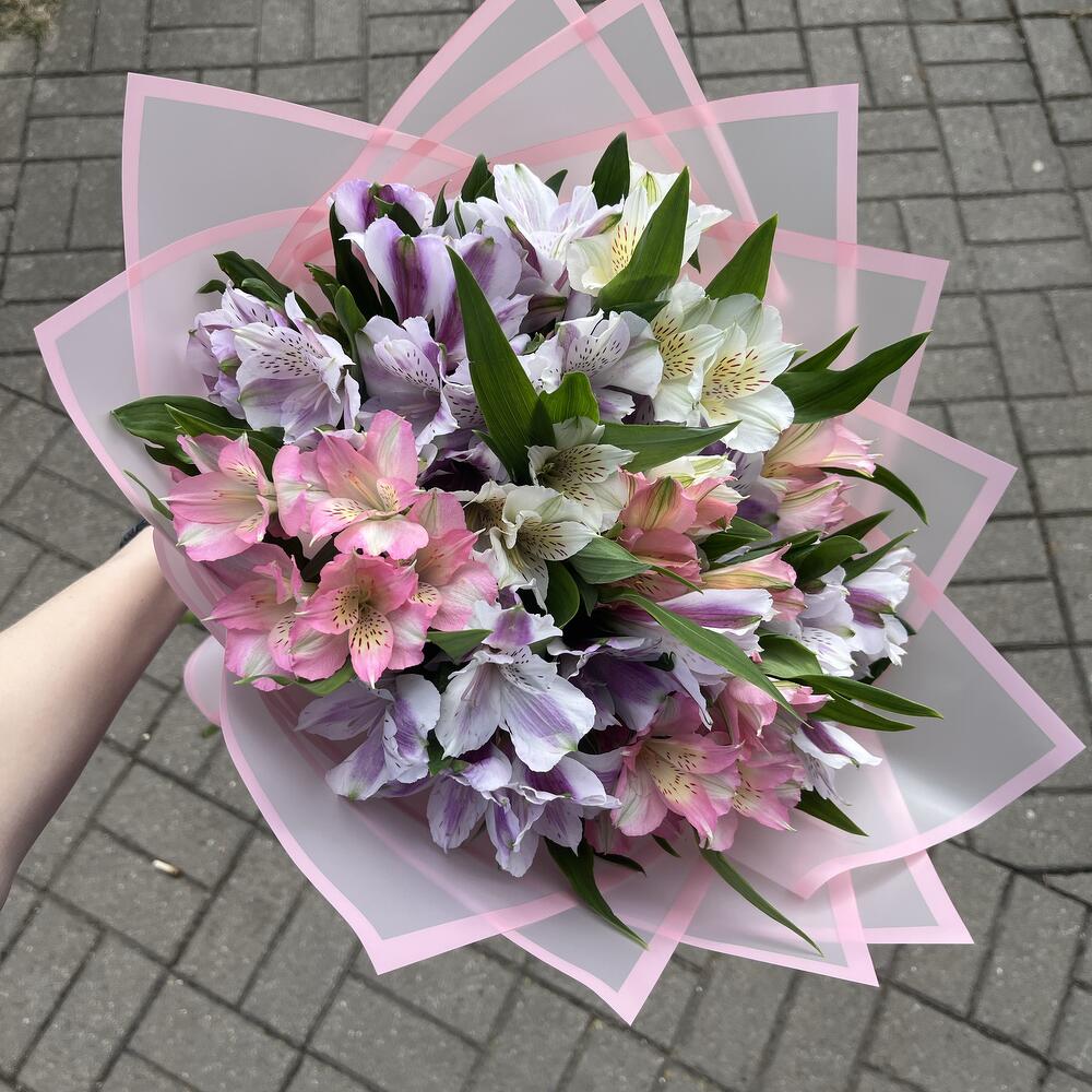 Букет из 11 альстромерий