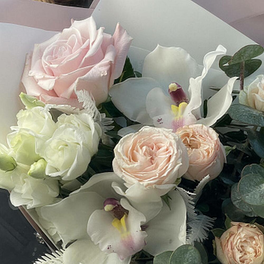 Сборный букет Bloom S