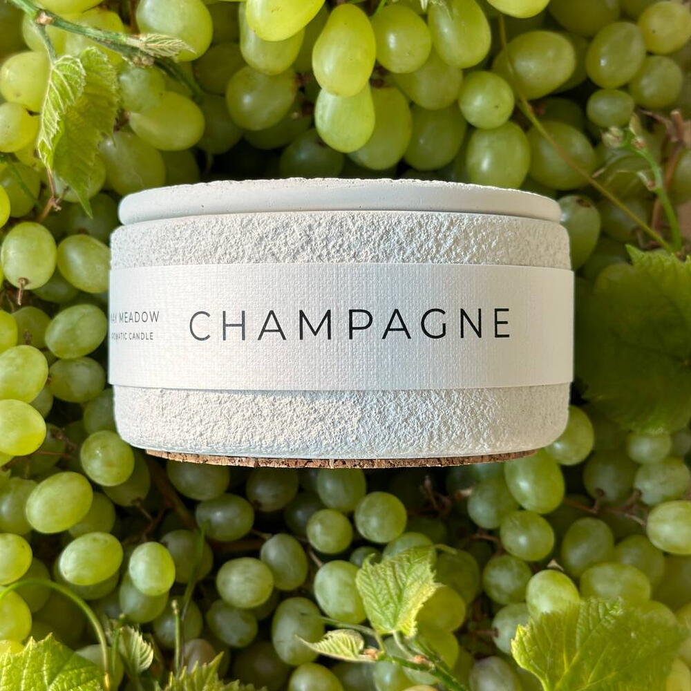 Ароматическая свеча Champagne May Meadow. Чаша с крышкой (3 хлопковых фитиля), 200 мл