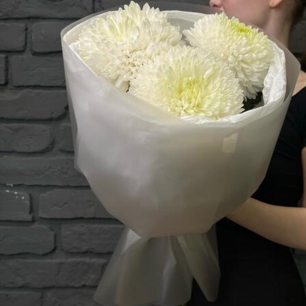 🌸 Букет: 3 одноголовые хризантемы