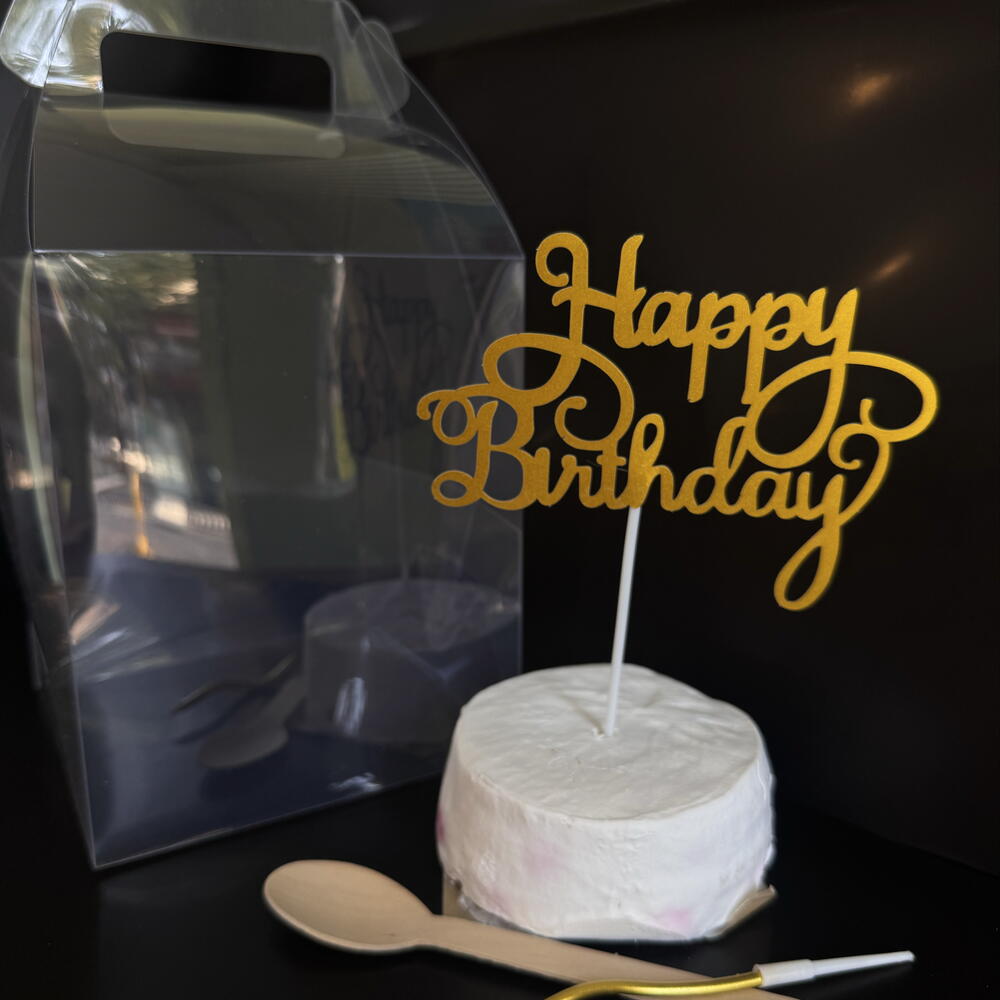 Gold bento cake