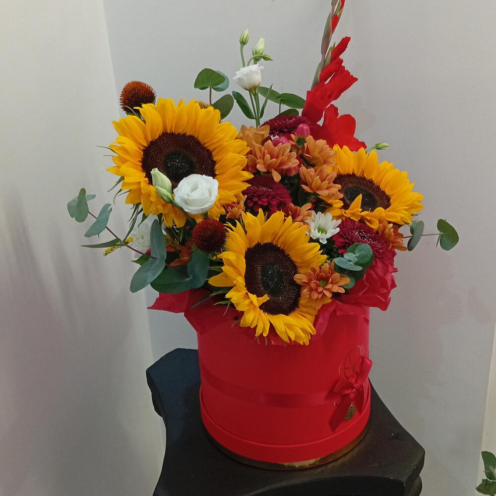 Коробка с подсолнухами