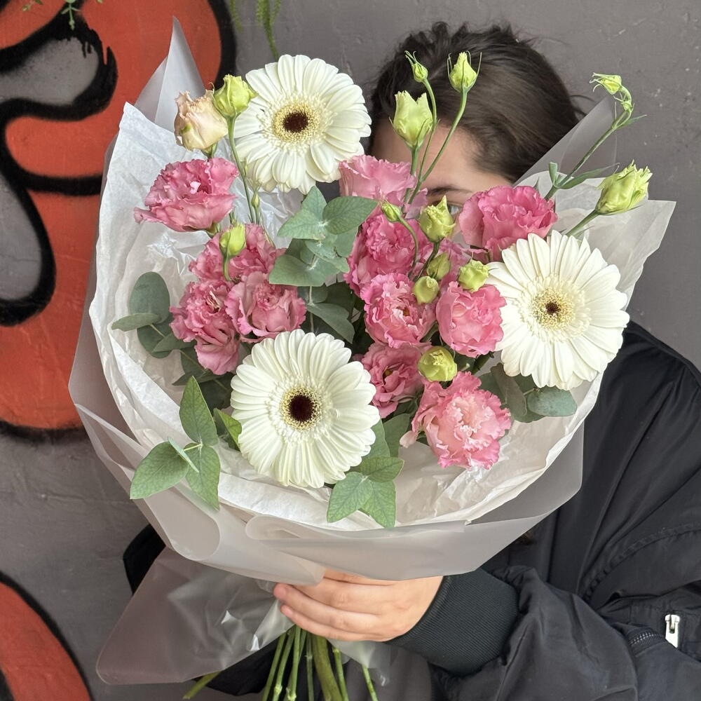 Букет с эустомой и герберами