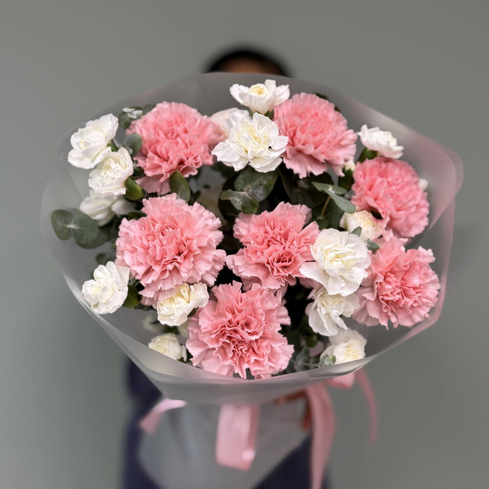 Стойкий букет «Утро в саду мадам Клэр🌸» из диантусов 💐